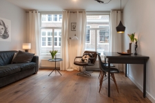 Cosy Canal Belt Apartment