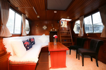 Classic South Houseboat